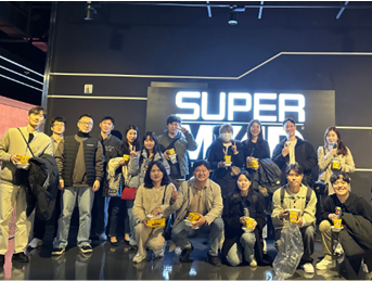 문화동호회 Hi-Culture 영화관람 단체사진1